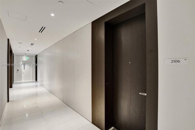 300 Biscayne Boulevard Way 2106W, Miami, FL 33131