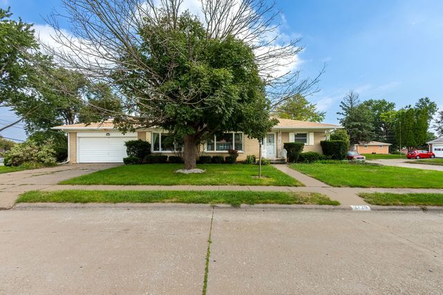 2729 FILLMORE Street, Davenport, IA 52804