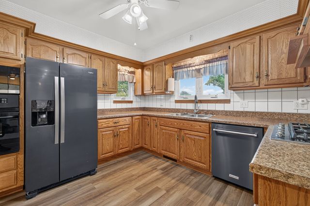 2729 FILLMORE Street, Davenport, IA 52804