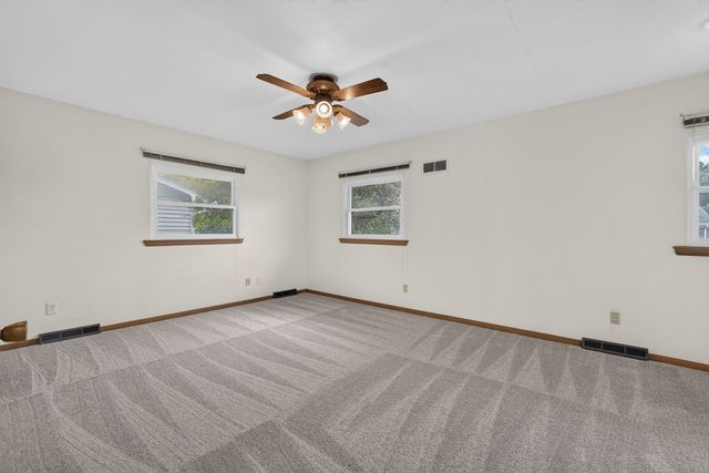 2729 FILLMORE Street, Davenport, IA 52804