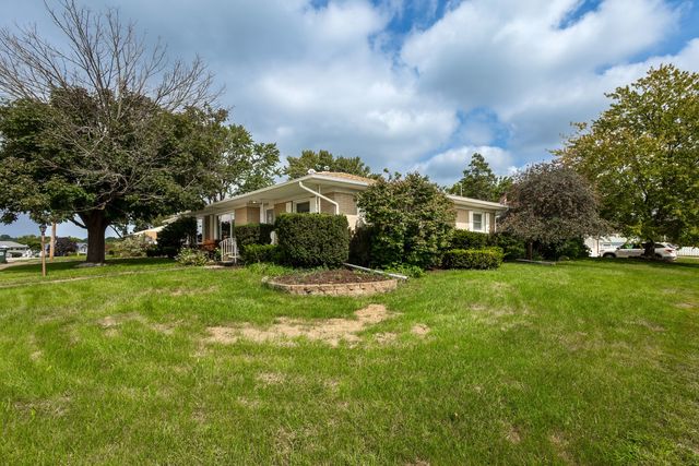 2729 FILLMORE Street, Davenport, IA 52804