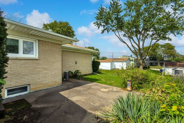 2729 FILLMORE Street, Davenport, IA 52804