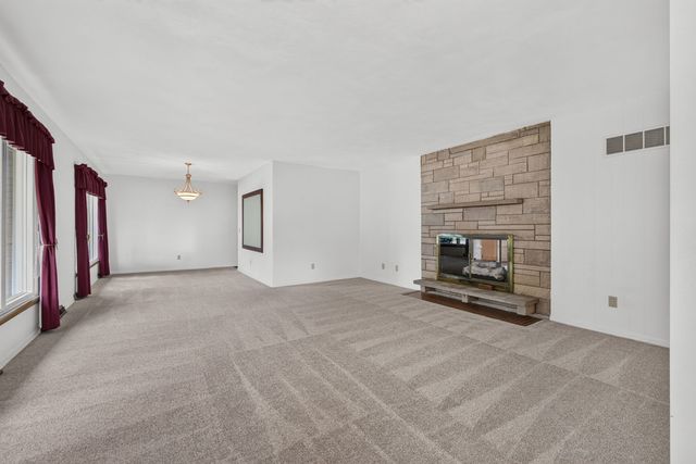 2729 FILLMORE Street, Davenport, IA 52804