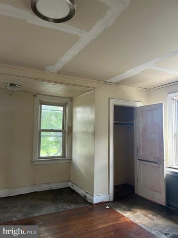 822 GREENWOOD AVE, Trenton, NJ 08609