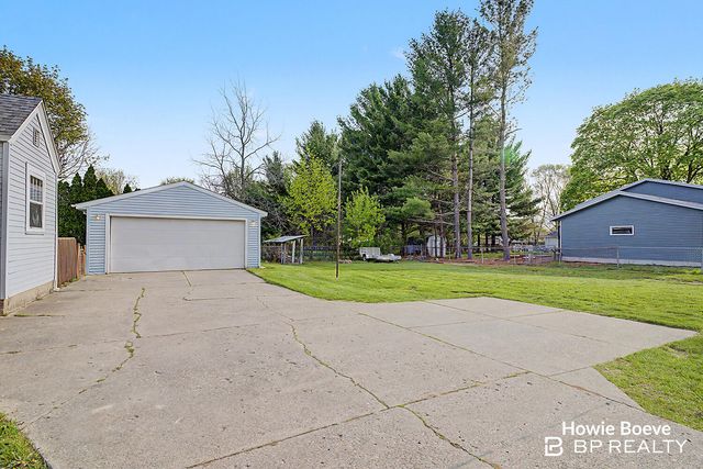 2225 Baldwin Street, Jenison, MI 49428