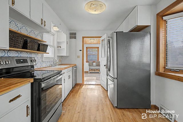 2225 Baldwin Street, Jenison, MI 49428