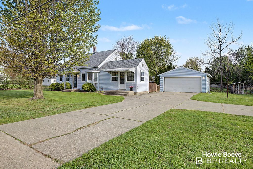 2225 Baldwin Street, Jenison, MI 49428