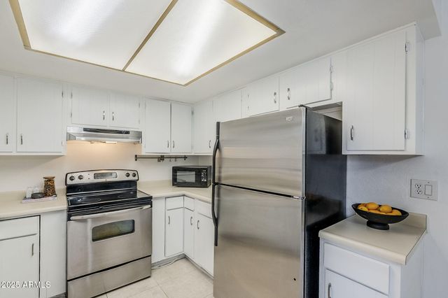 16 W LOMA VISTA Drive 104, Tempe, AZ 85282