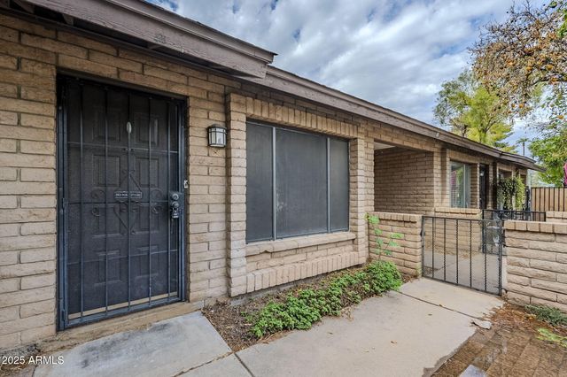 16 W LOMA VISTA Drive 104, Tempe, AZ 85282