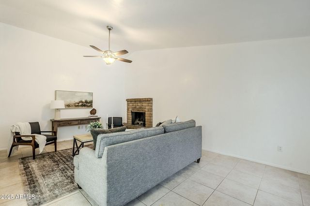 16 W LOMA VISTA Drive 104, Tempe, AZ 85282