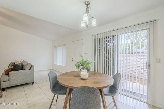 16 W LOMA VISTA Drive 104, Tempe, AZ 85282