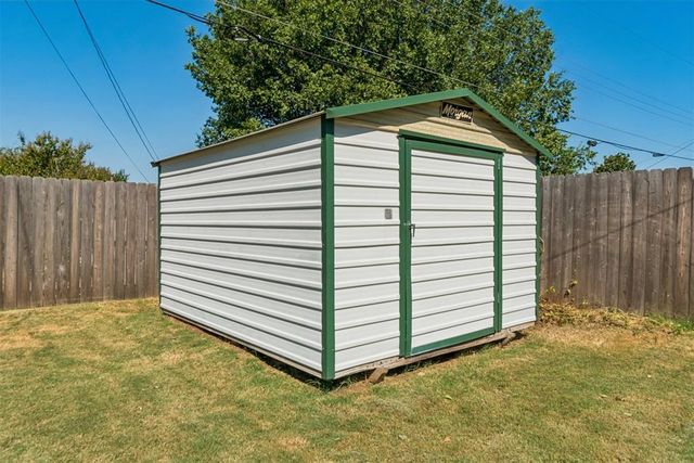 1925 Ballad Drive, Midwest City, OK 73130