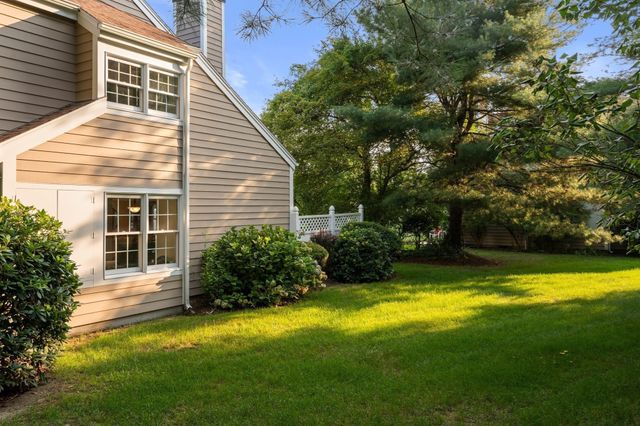 81 Clear Pond Drive 81, Walpole, MA 02081
