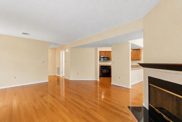 81 Clear Pond Drive 81, Walpole, MA 02081