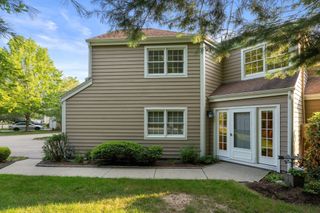 81 Clear Pond Drive 81, Walpole, MA 02081