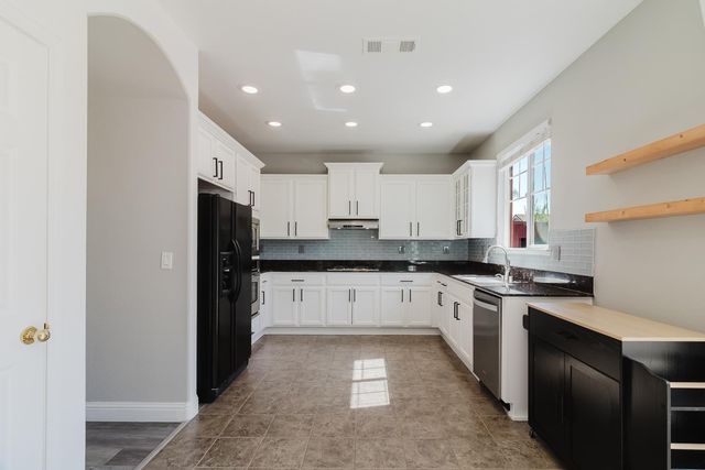 12260 Habitat Way, Rancho Cordova, CA 95742