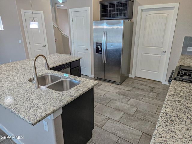 2704 Tierra Oasis Street, El Paso, TX 79938