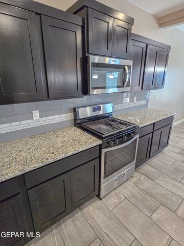 2704 Tierra Oasis Street, El Paso, TX 79938