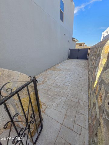 2704 Tierra Oasis Street, El Paso, TX 79938