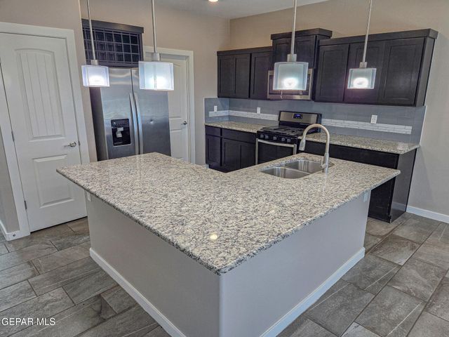 2704 Tierra Oasis Street, El Paso, TX 79938