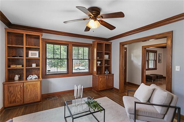 109 W 65th Street, Kansas City, MO 64113