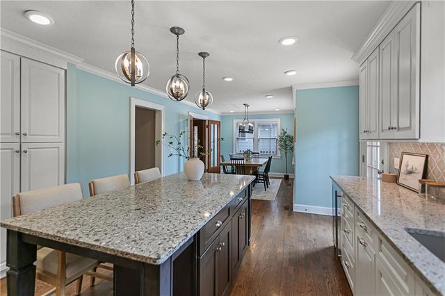 109 W 65th Street, Kansas City, MO 64113