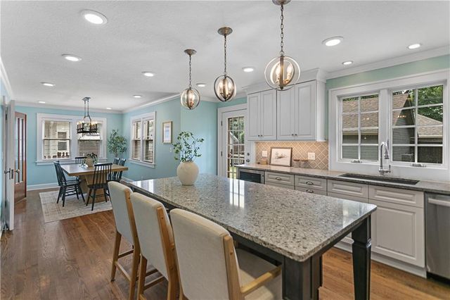 109 W 65th Street, Kansas City, MO 64113