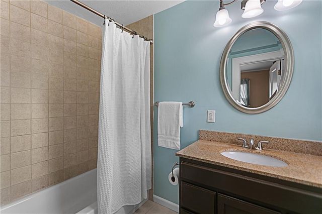 109 W 65th Street, Kansas City, MO 64113