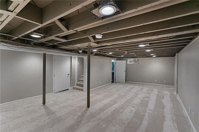 109 W 65th Street, Kansas City, MO 64113