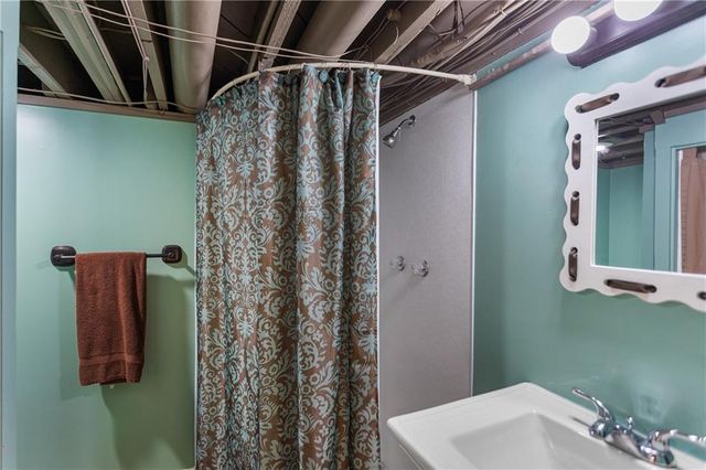 109 W 65th Street, Kansas City, MO 64113