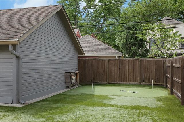 109 W 65th Street, Kansas City, MO 64113