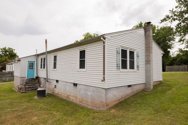305 W Bronson St, Sparta, TN 38583