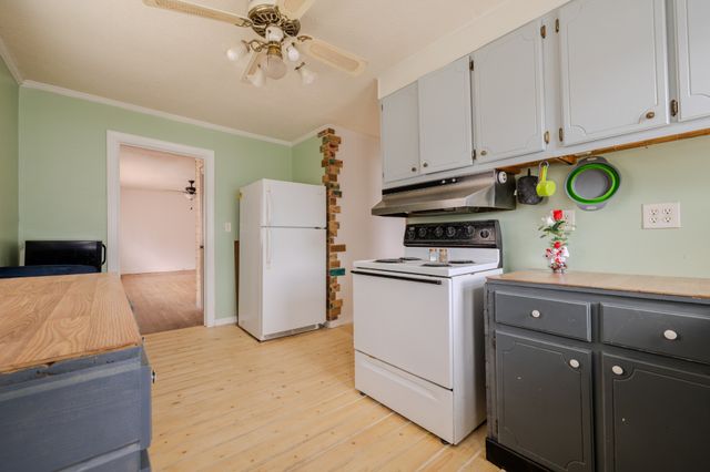 305 W Bronson St, Sparta, TN 38583
