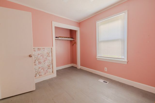 305 W Bronson St, Sparta, TN 38583