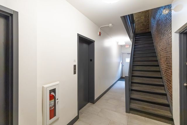17 Bowdoin St 3C, Boston, MA 02114