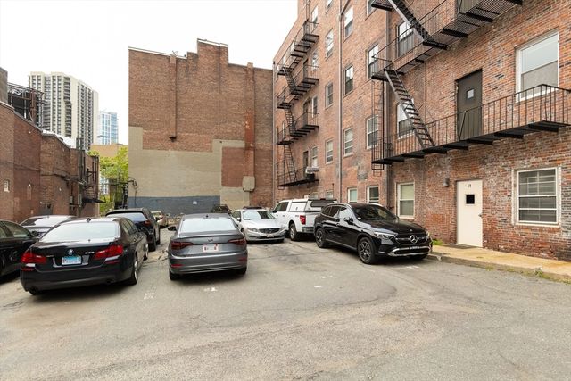 17 Bowdoin St 3C, Boston, MA 02114