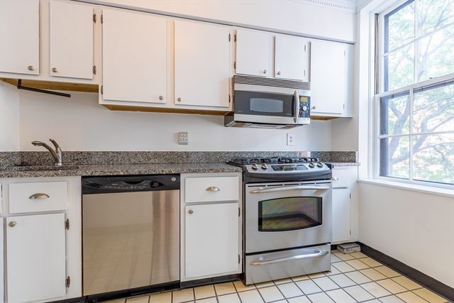 17 Bowdoin St 3C, Boston, MA 02114