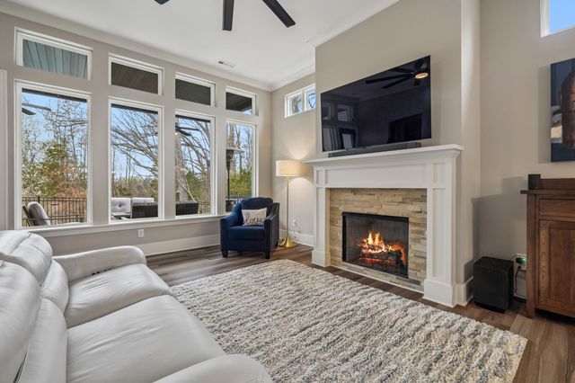 2064 Neill Ln, Cross Plains, TN 37049