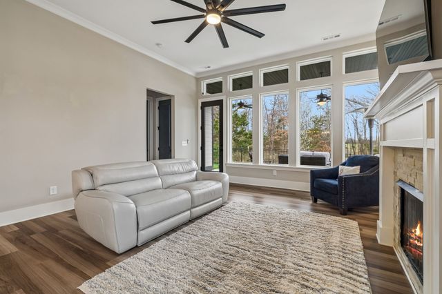 2064 Neill Ln, Cross Plains, TN 37049