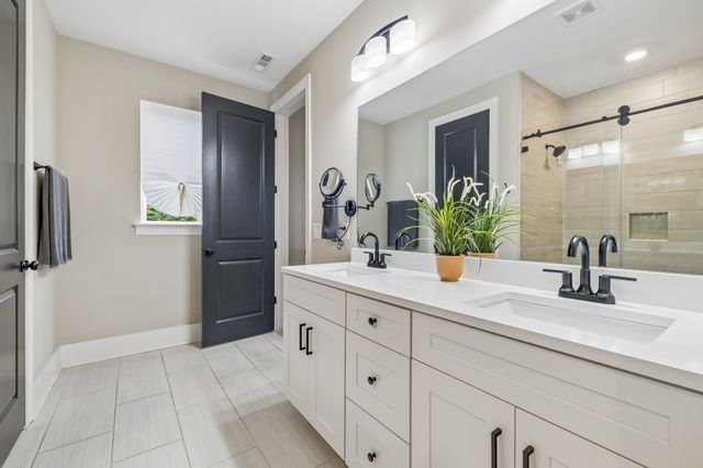 2064 Neill Ln, Cross Plains, TN 37049