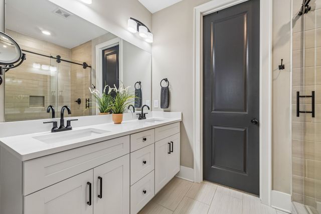 2064 Neill Ln, Cross Plains, TN 37049