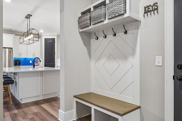 2064 Neill Ln, Cross Plains, TN 37049