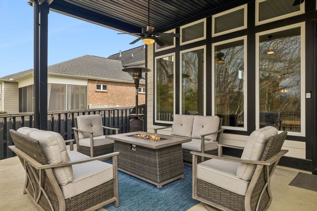 2064 Neill Ln, Cross Plains, TN 37049