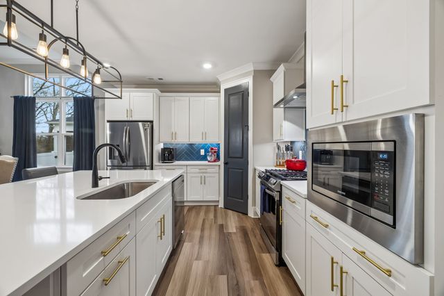 2064 Neill Ln, Cross Plains, TN 37049