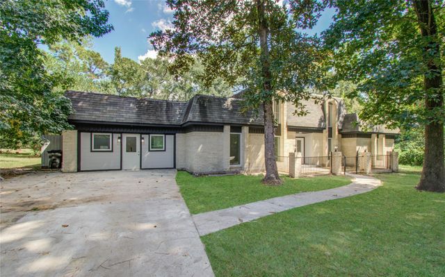 619 River Plantation Drive, Conroe, TX 77302