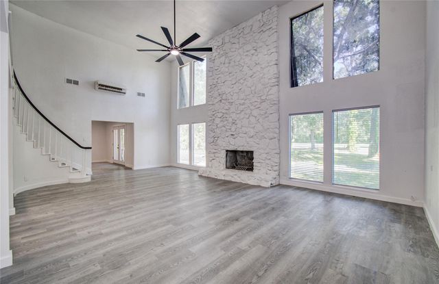 619 River Plantation Drive, Conroe, TX 77302