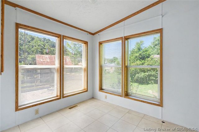 8390 Beech Street SE, Elizabeth, IN 47117
