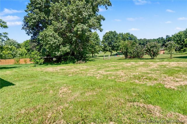 8390 Beech Street SE, Elizabeth, IN 47117