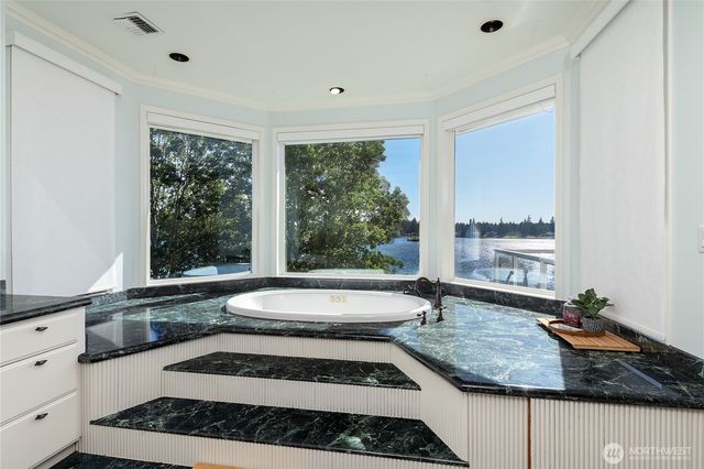 1860 E Island Lake Drive, Shelton, WA 98584