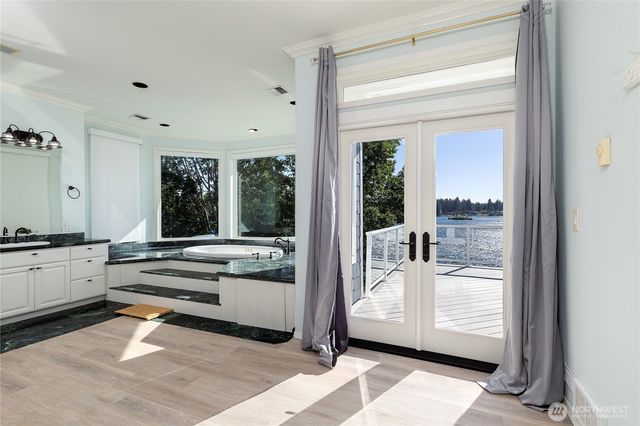 1860 E Island Lake Drive, Shelton, WA 98584